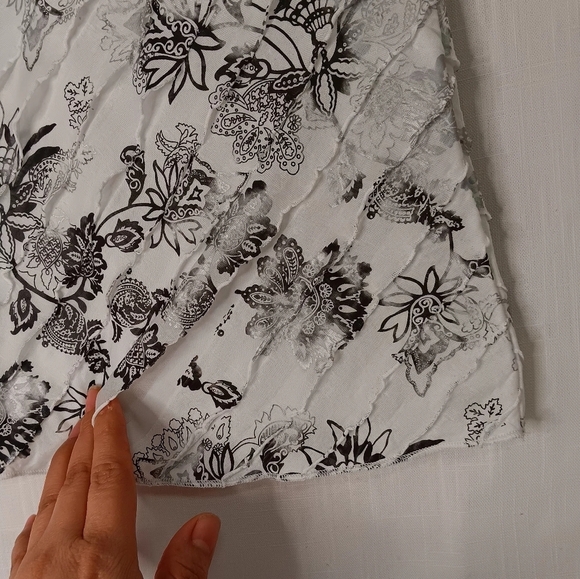 Christopher & Banks top blouse, size M, ruffles,glitter,silver,Boho. - Picture 5 of 14